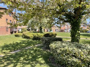 Campernell Close- click for photo gallery